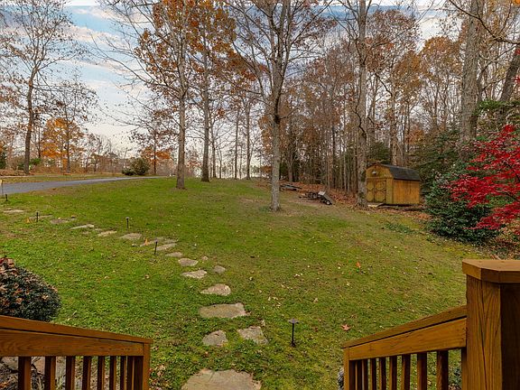 4th image of 845 Lees Point Dr