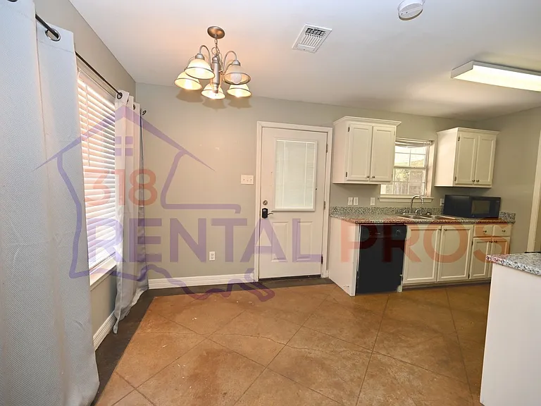 1202 McQuay Dr — Photo 8