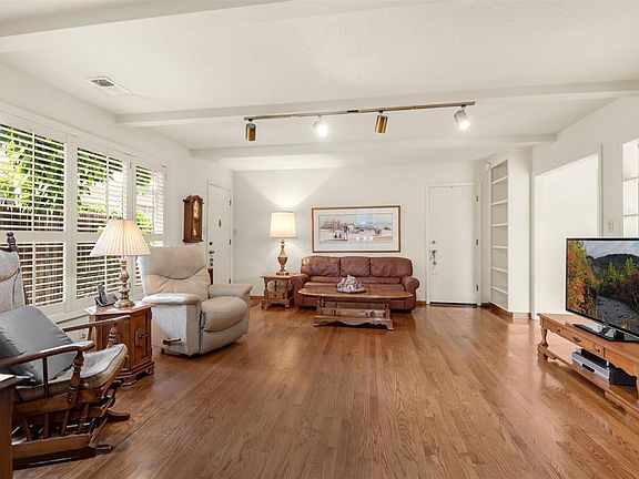 5th image of 1304 Glen Dell Dr