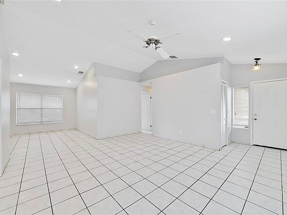 4th image of 9752 Piney Point Cir