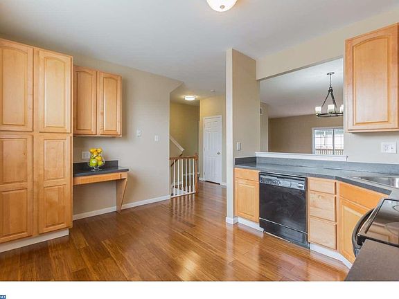 4th image of 619 Vanderslice St