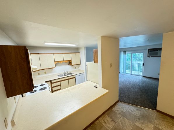 713 Clinton St #208