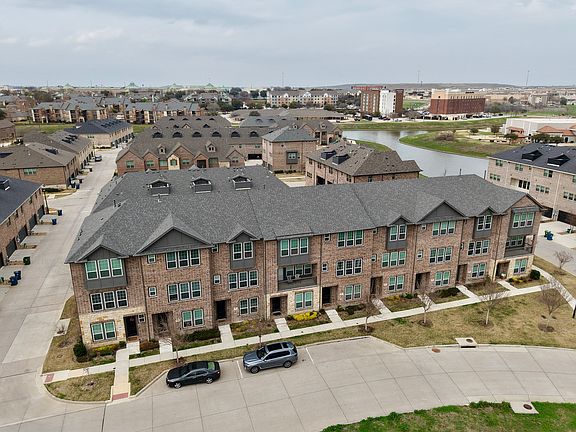 2nd image of 685 Vista Del Lago Dr