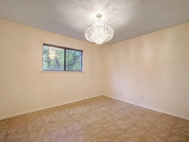 10509 Doering Ln — Photo 25