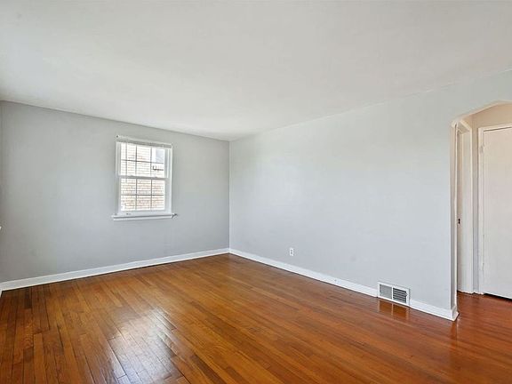 3rd image of 228 Highland Ave