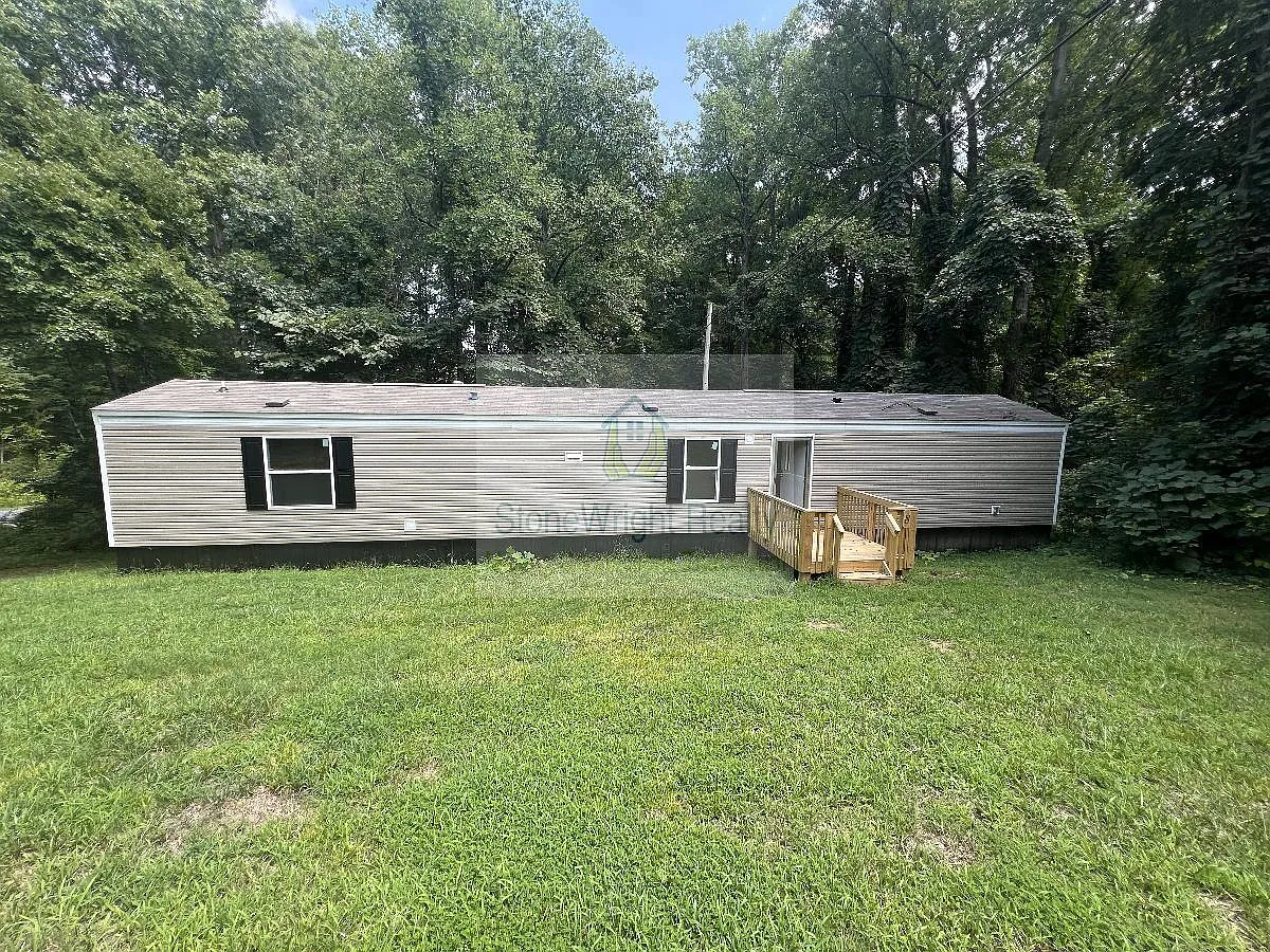 3 bed, 910 sqft, $1,250 — Photo 1