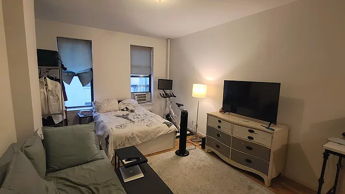Rented by R New York | media 13