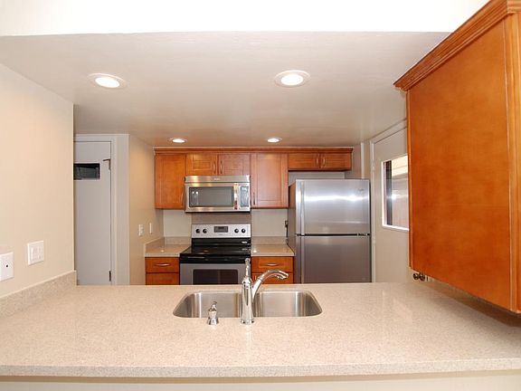 5th image of 220 Red Oak Dr W APT G