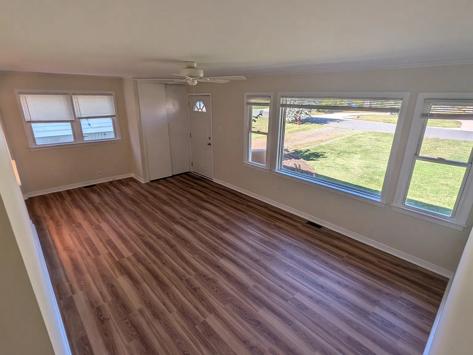 3 bed, 1013 sqft, $2,500 — Photo 2