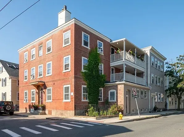 96 Derby St #1, Salem, MA 01970