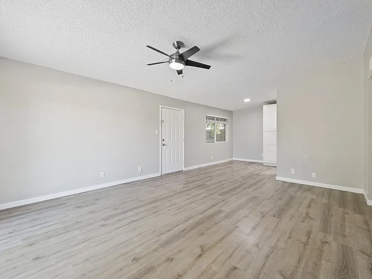 Cornell Apartments — Photo 21