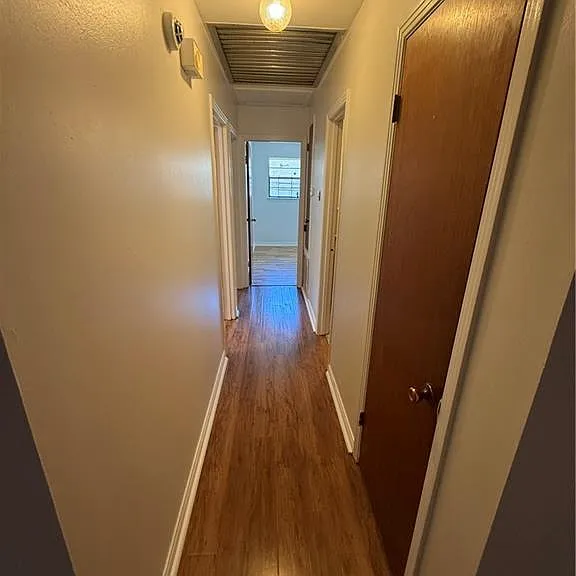 2308 Crestwood Cir — Photo 8