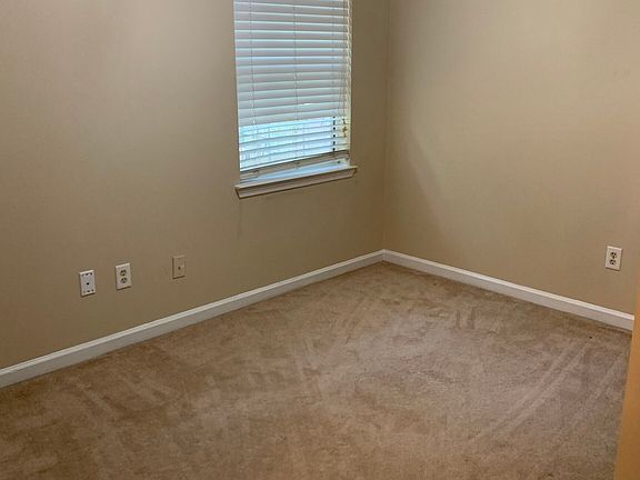 4th image of 105 Cherry Tree Ct