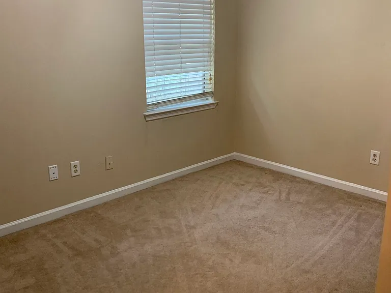 105 Cherry Tree Ct — Photo 4
