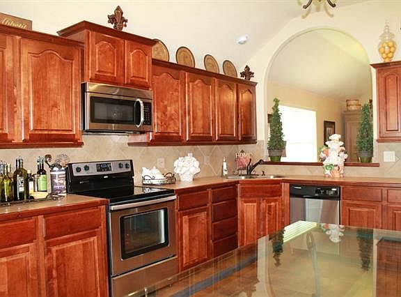 2nd image of 323 Hacienda Dr