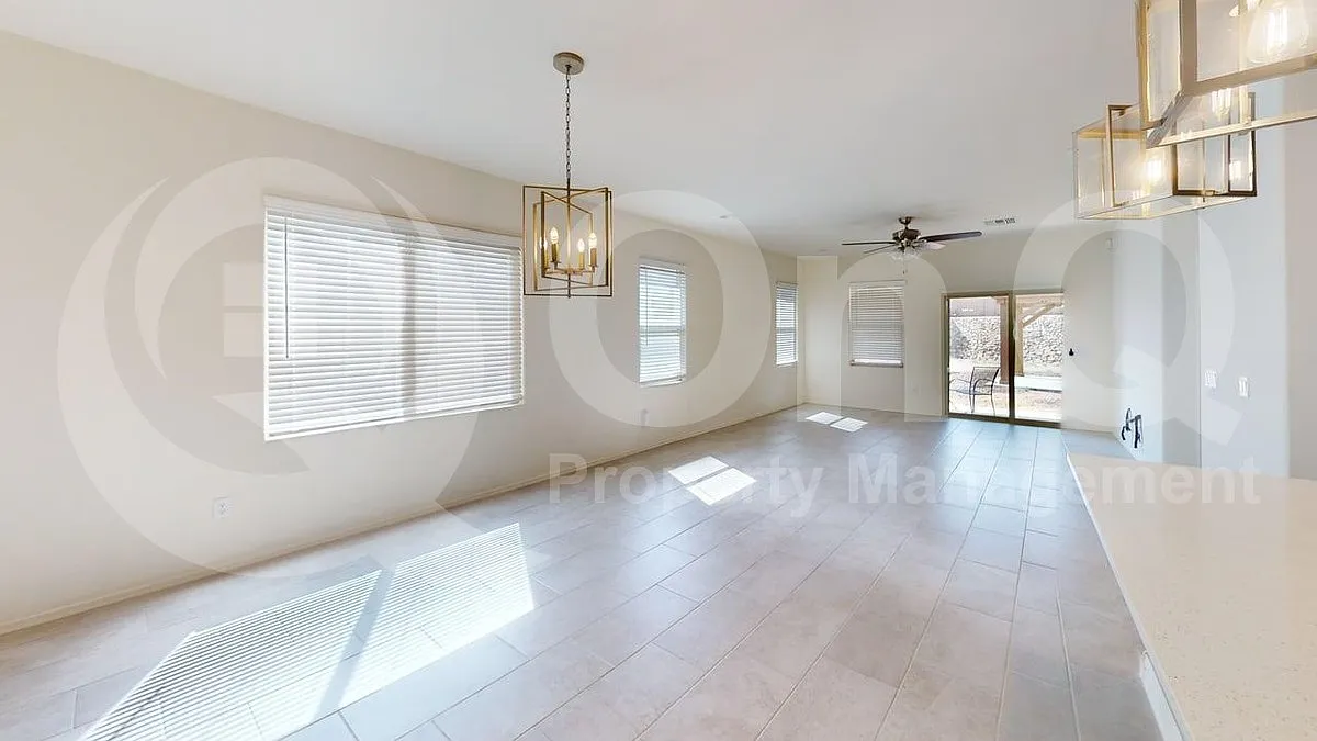 4 bed, 2.5 bath, 2384 sqft, $2,245 — Photo 3