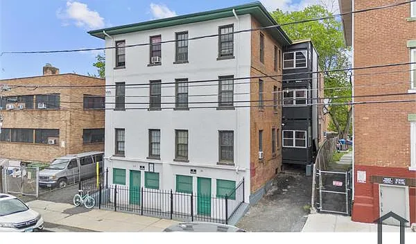 26 Lawrence St — Photo 3