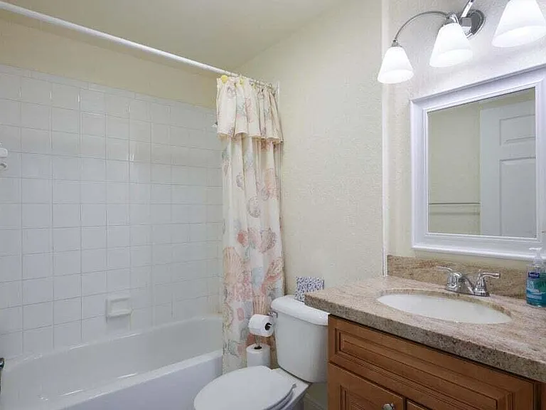 1805 N Flagler Dr #107 — Photo 23