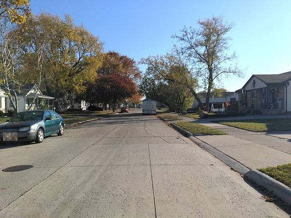 5th image of 25271 Rose St