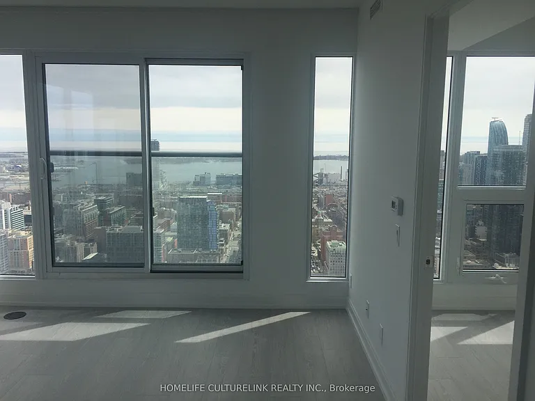 181 Dundas St E #5505 — Photo 5
