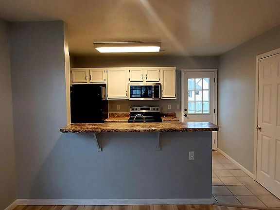 2nd image of 2610 Northampton Dr