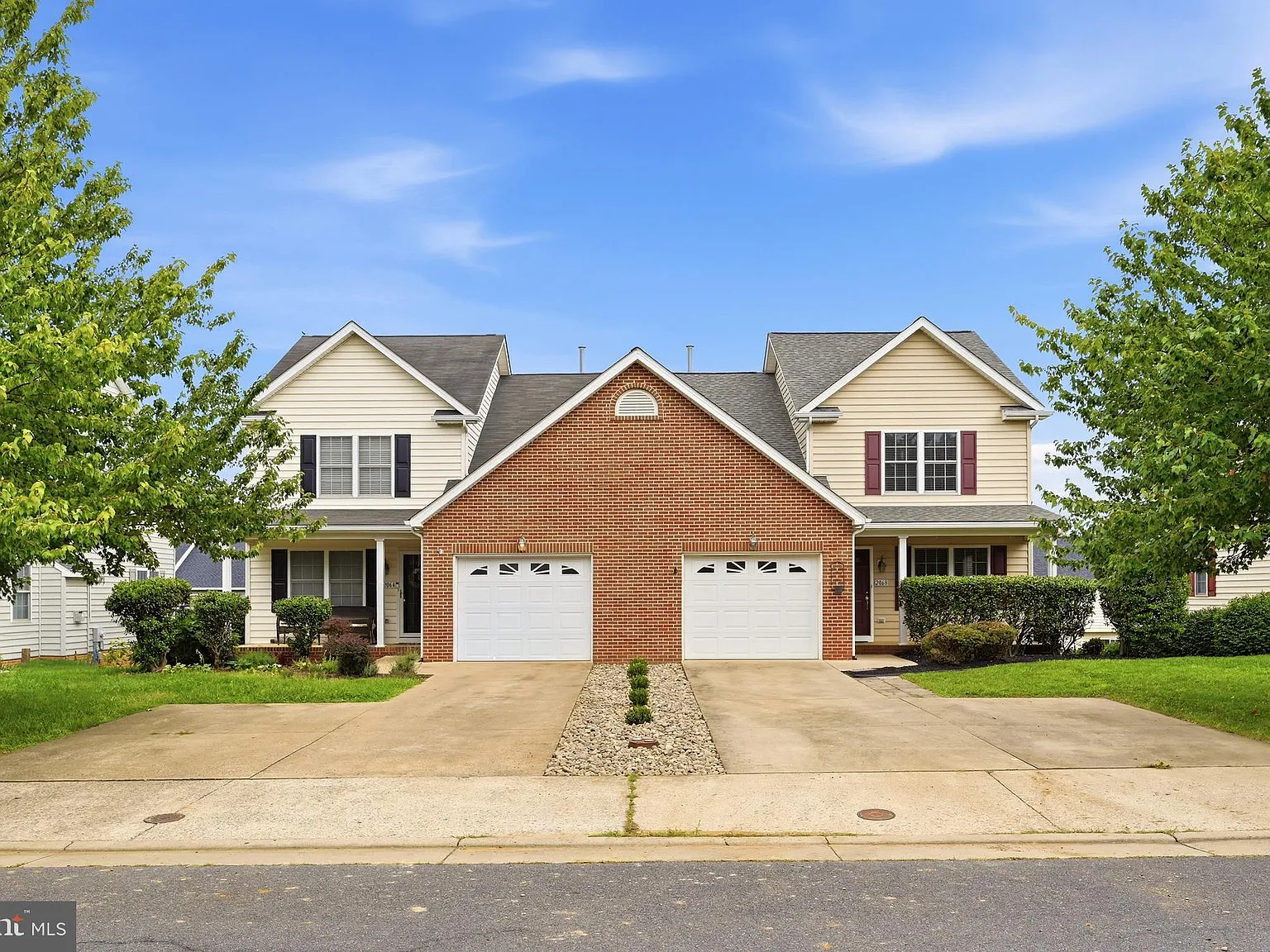 3 bed, 2.5 bath, 1788 sqft, $2,200 — Photo 3