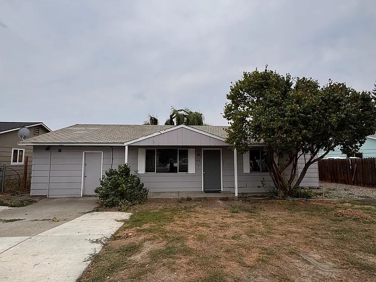 102 E Helena Ave — Photo 2