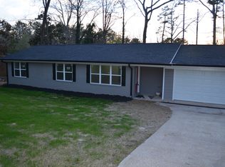 5812 Norton Cir, Flowery Branch, GA 30542