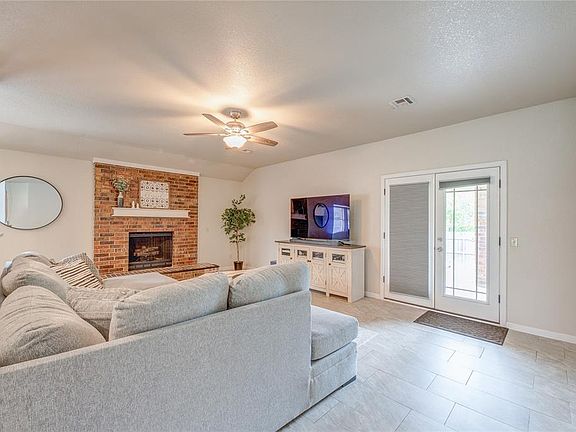 5th image of 2057 Rising Hill Dr