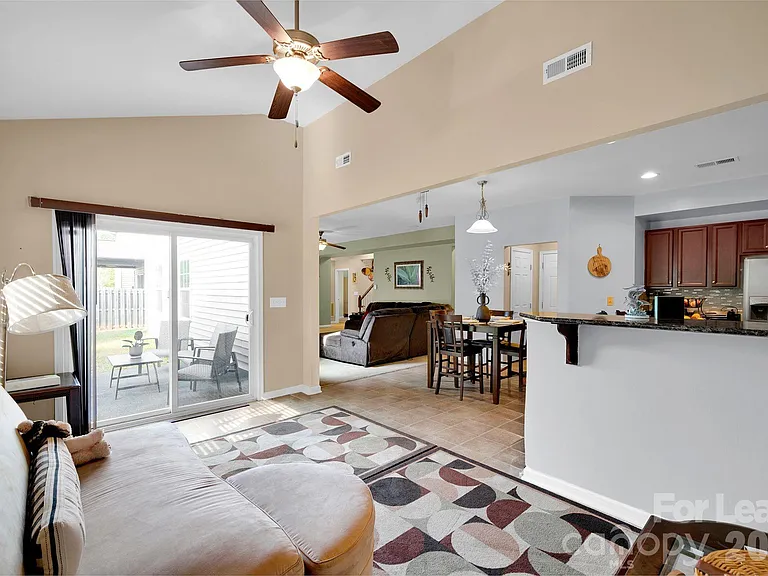 106 Ashton Dr — Photo 40