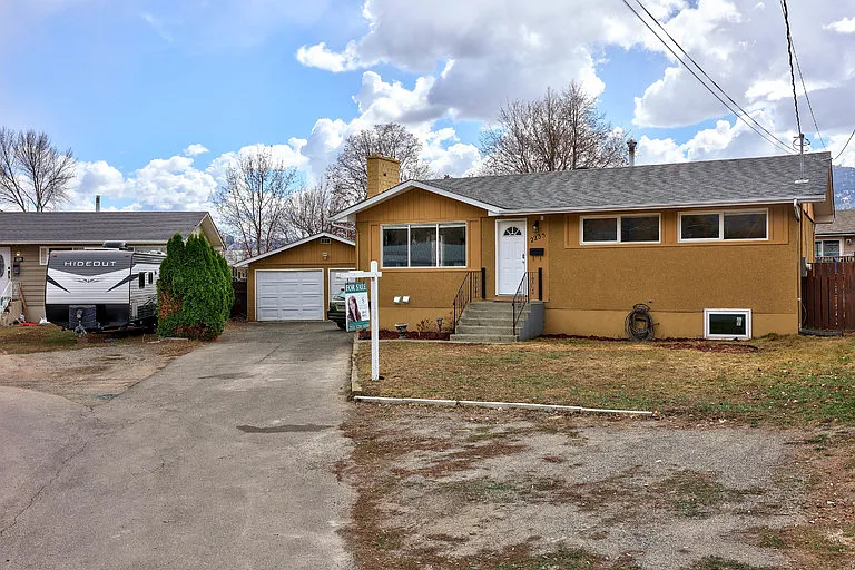 2235 Shannon Pl #1A — Photo 3