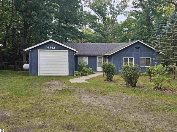 6842 M 65, Hale, MI 48739