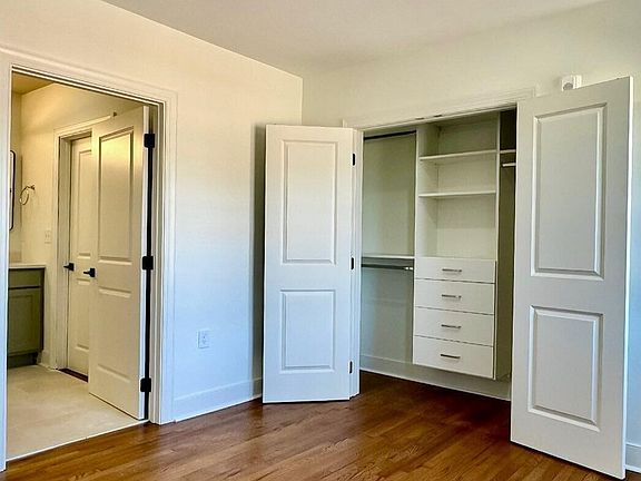 5th image of 2724 E Magnolia Ave #404