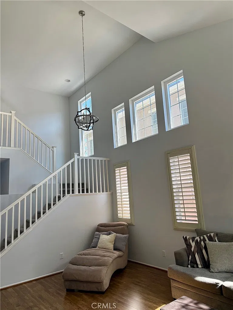 4 bed, 2.5 bath, 1922 sqft, $3,800 — Photo 4