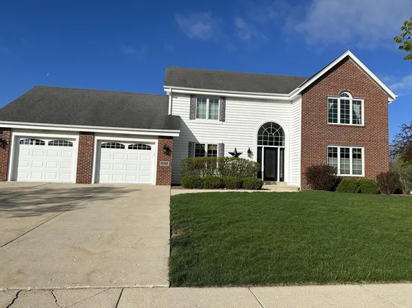 3215 Rolling Ridge DRIVE, Waukesha, WI 53188