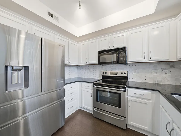 200 S Dawson St — Photo 10