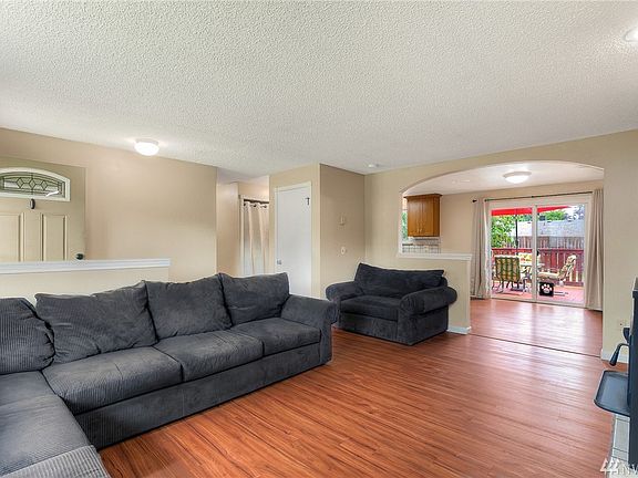 5th image of 17117 16th Ave E