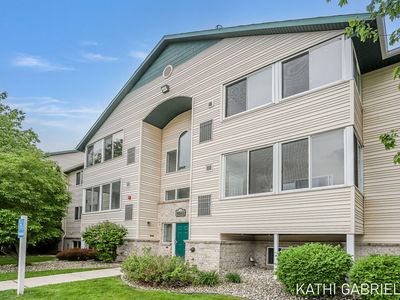 5869 Crosswinds Dr UNIT 21, Norton Shores, MI, 49444