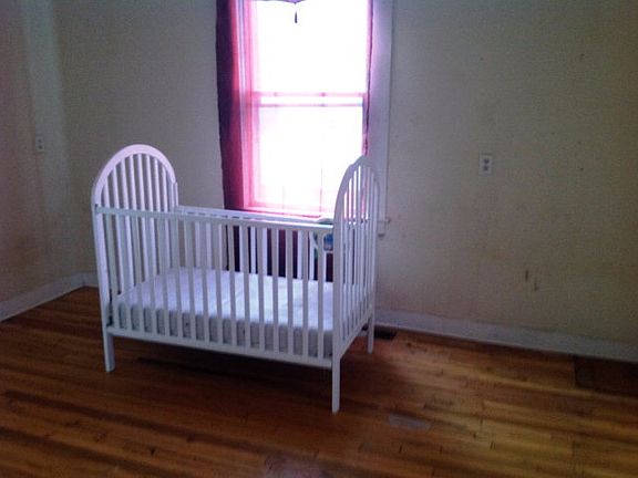 5th image of 18 Carlson Ave