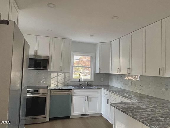 4th image of 3415 Carolyn Dr
