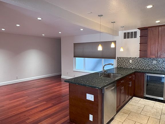 3rd image of 76 Lausanne Ave