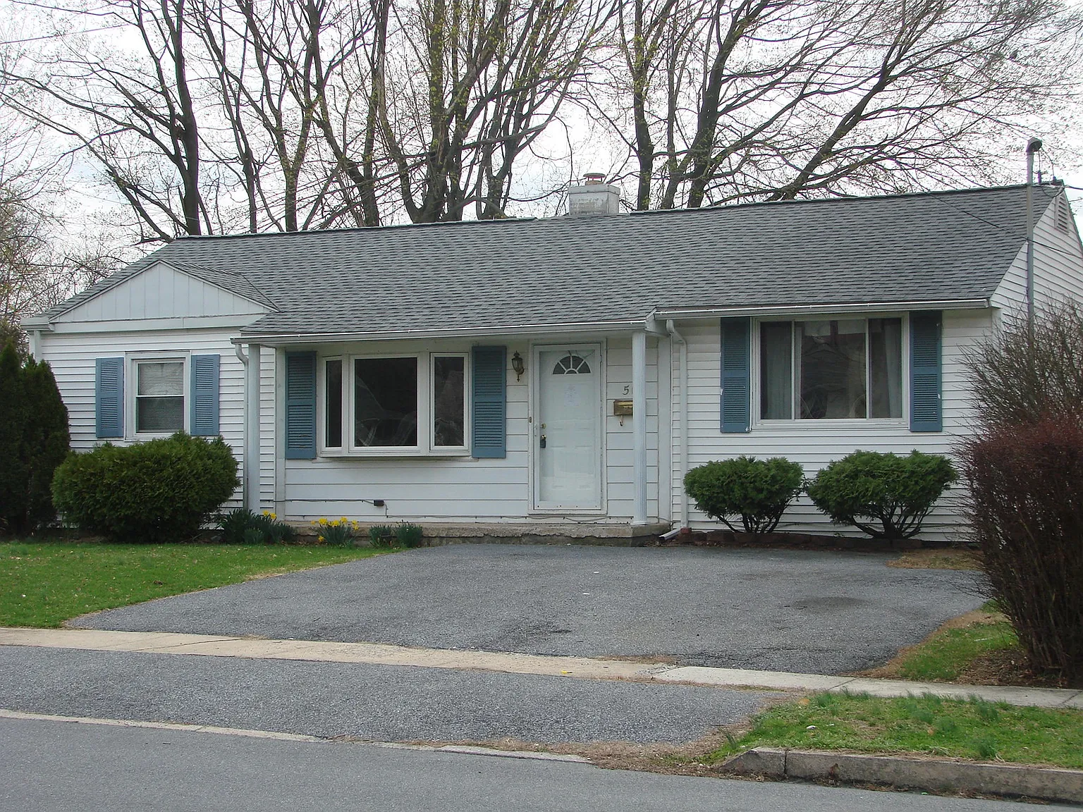 50 Sussex Rd photo 1