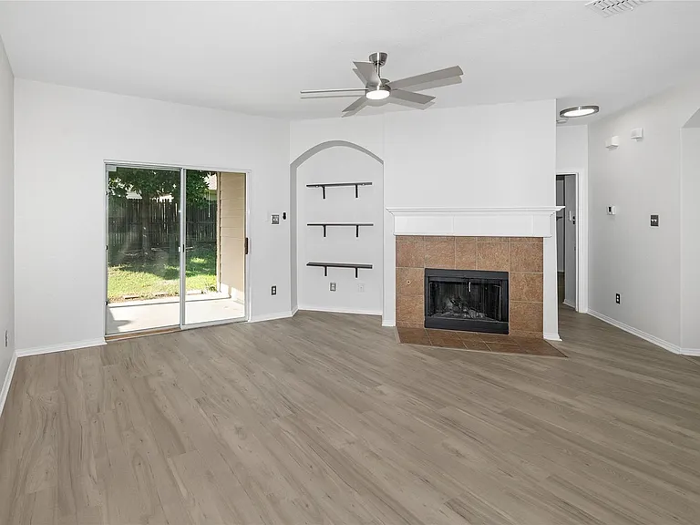 5712 Eureka Bnd — Photo 3