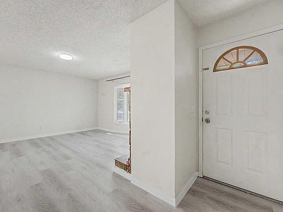 2nd image of 5615 Temple Dr NE