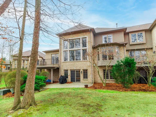 6458 Enclave Dr, Clarkston, MI 48348