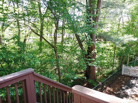 4th image of 16 Lizotte Dr