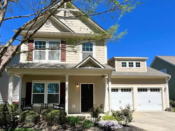 13429 Pierre Reverdy Dr, Davidson, NC 28036