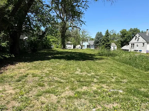 4639 Grand Ave, Omaha, NE 68104