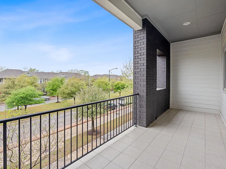 4211 Berkman Dr — Photo 20