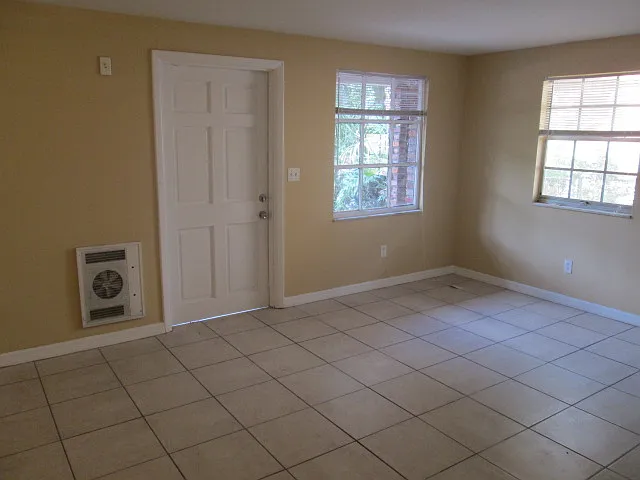2407 State St #B — Photo 9